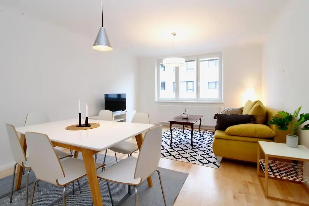 Apartment Central Vienna Charm - Comfortable 3-Br Stay