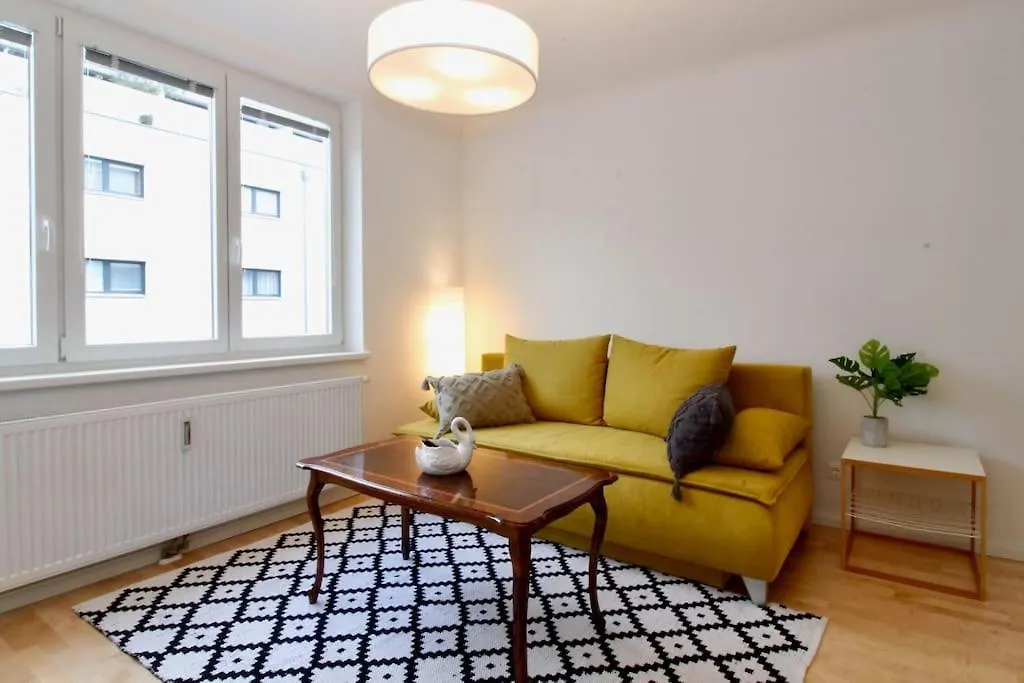 Central Vienna Charm - Comfortable 3-Br Stay 0*,  Österreich
