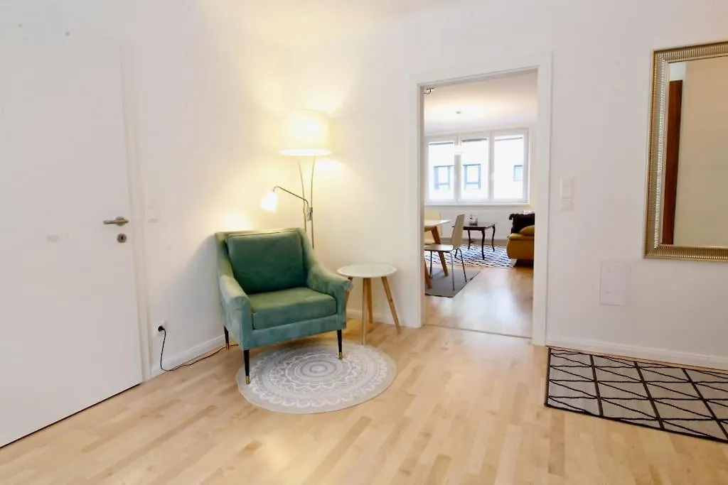 Central Vienna Charm - Comfortable 3-Br Stay 0*,  Österreich