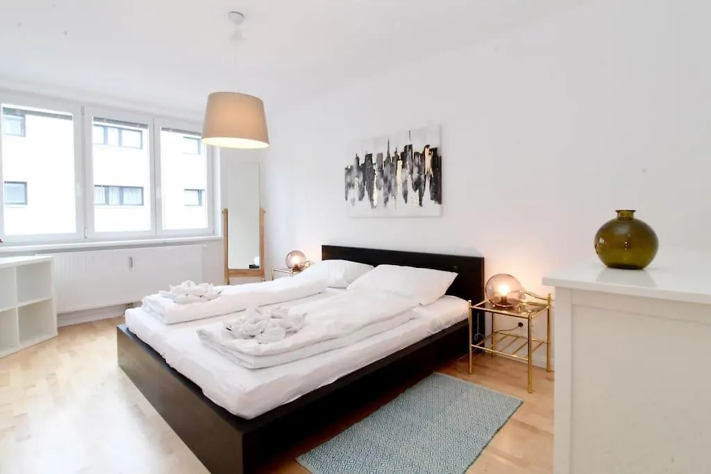 Central Vienna Charm - Comfortable 3-Br Stay 0*,  Österreich