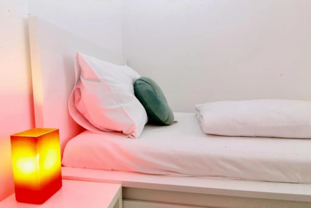 Central Vienna Charm - Comfortable 3-Br Stay