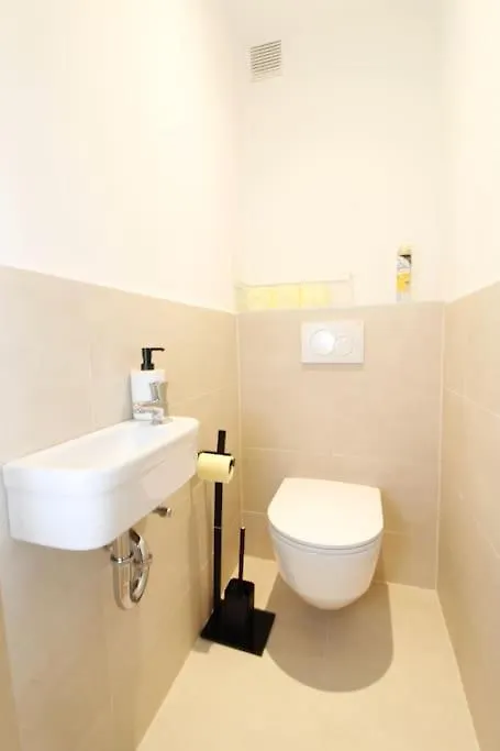 Central Vienna Charm - Comfortable 3-Br Stay Österreich