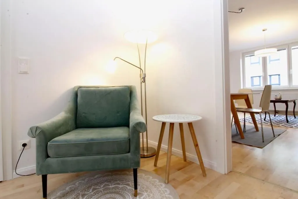Central Vienna Charm - Comfortable 3-Br Stay 0*,