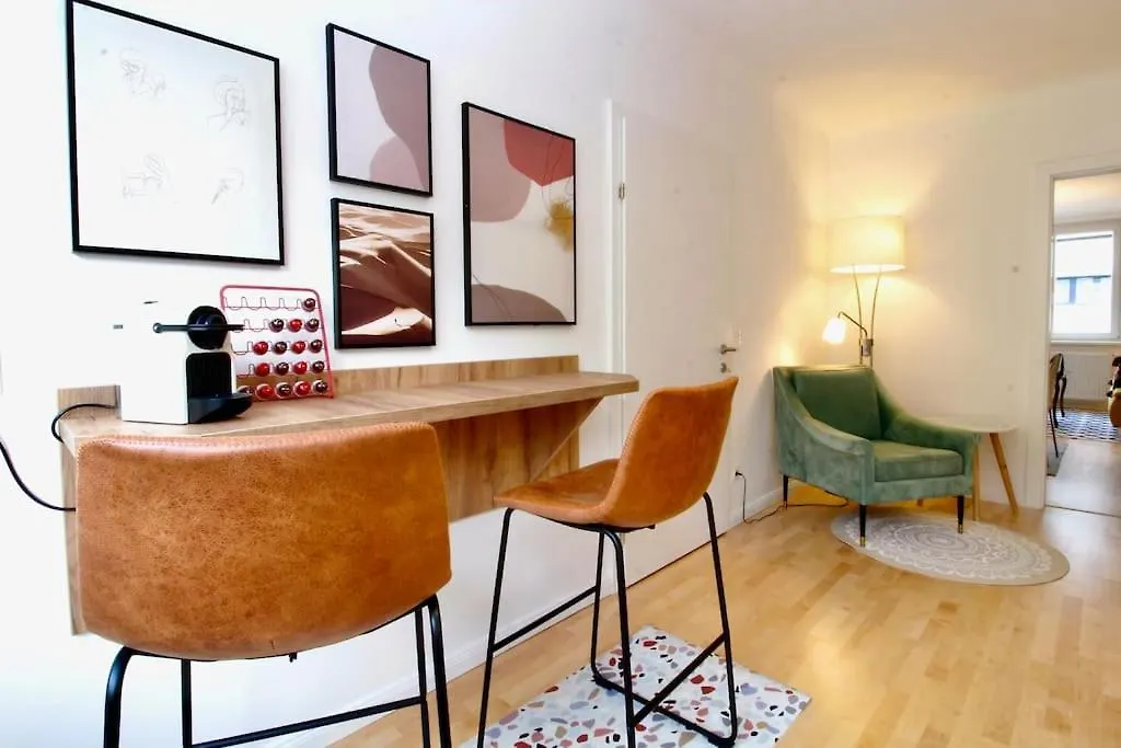 Central Vienna Charm - Comfortable 3-Br Stay Apartmán
