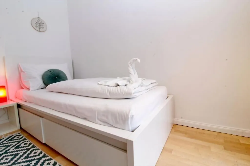 Central Vienna Charm - Comfortable 3-Br Stay Rakousko