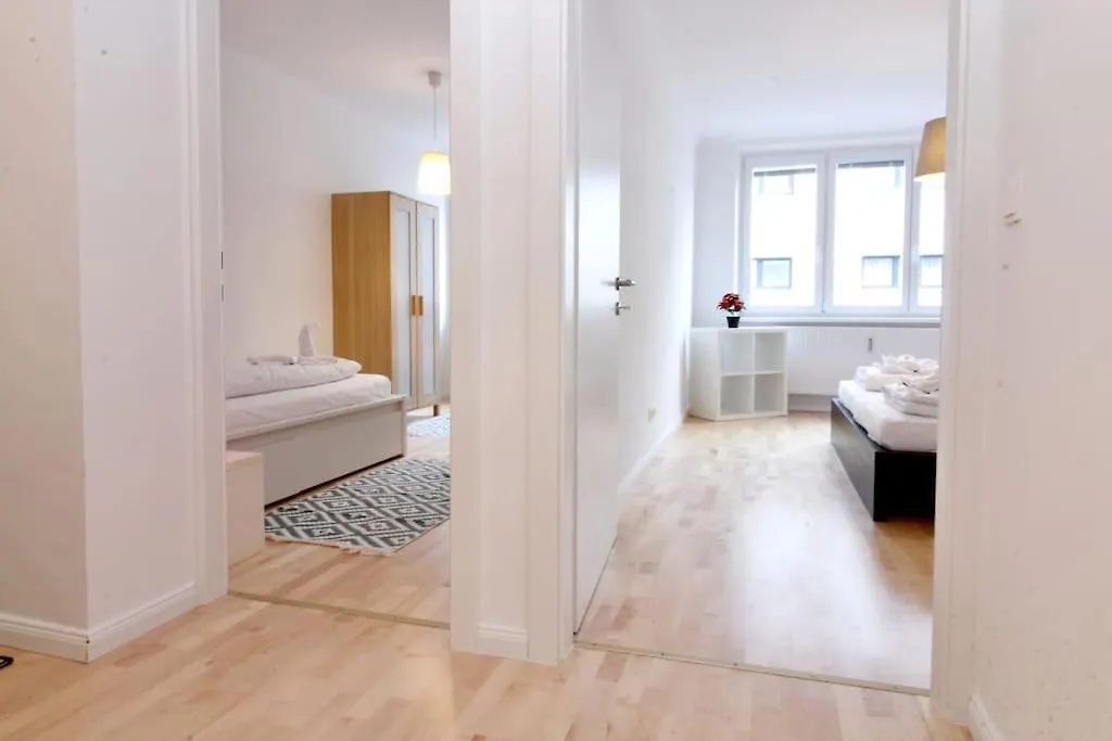 Central Vienna Charm - Comfortable 3-Br Stay Apartmán